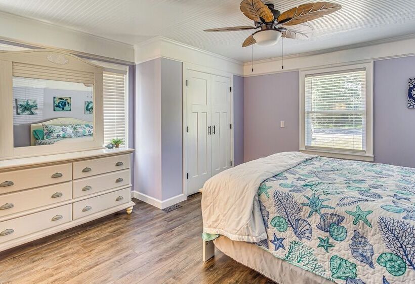 Ocean Isle Beach Home W/ Grill: 1 Mi To Beach!