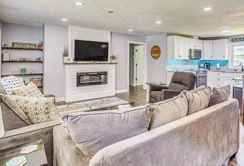Ocean Isle Beach Home W/ Grill: 1 Mi To Beach!