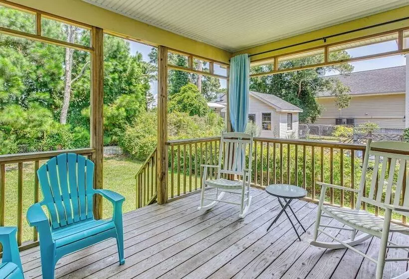 Ocean Isle Beach Home W/ Grill: 1 Mi To Beach!