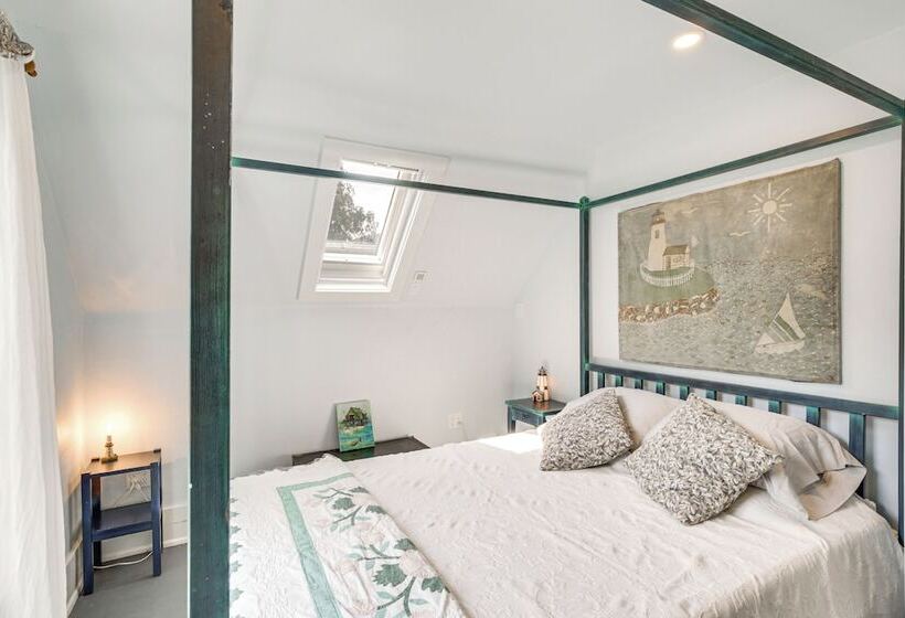 Peaceful Coastal Maine Retreat, Walk To Trails