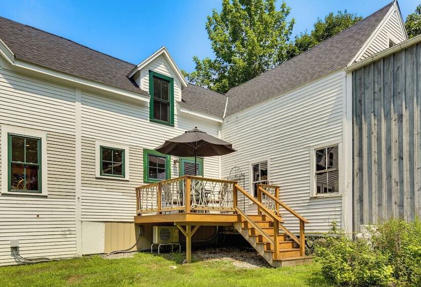 Peaceful Coastal Maine Retreat, Walk To Trails