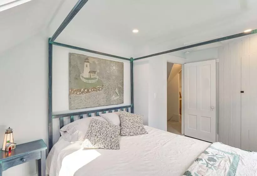 Peaceful Coastal Maine Retreat, Walk To Trails