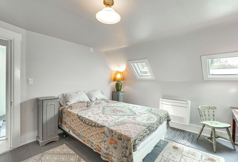 Peaceful Coastal Maine Retreat, Walk To Trails