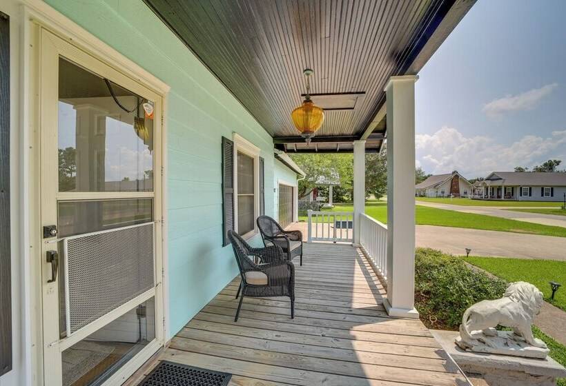 Eufaula Home Walk To Lake Beach!