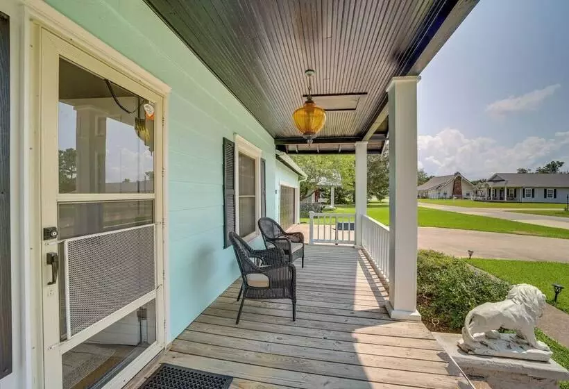 Eufaula Home   Walk To Lake Beach!