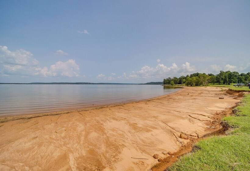 Eufaula Home Walk To Lake Beach!