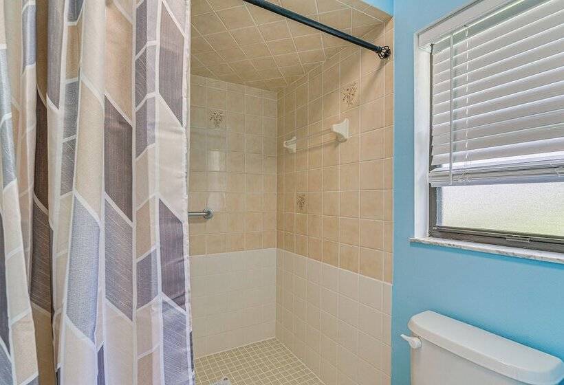 Pet Friendly Ocala Home W/ Screened In Lanai!