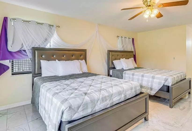 Pet Friendly Ocala Home W/ Screened In Lanai!