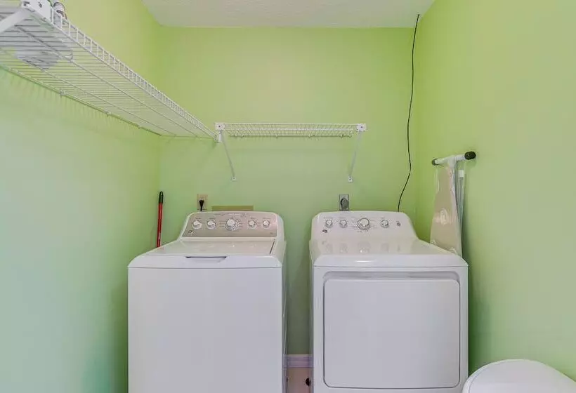 Pet Friendly Ocala Home W/ Screened In Lanai!