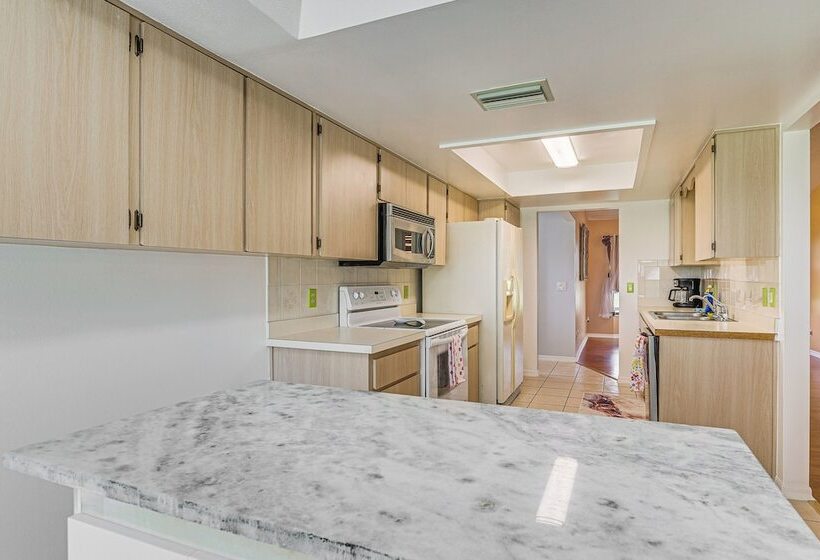 Pet Friendly Ocala Home W/ Screened In Lanai!