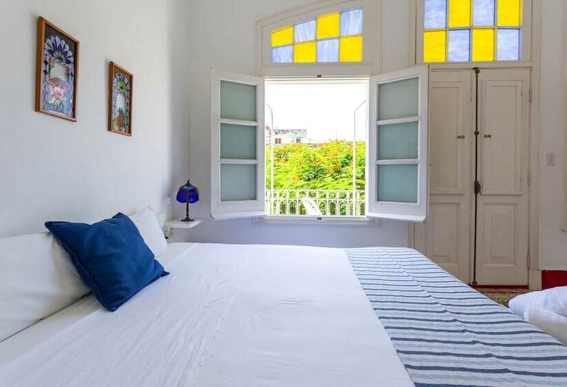 تختخواب و صبحانه El Almendron Rosado