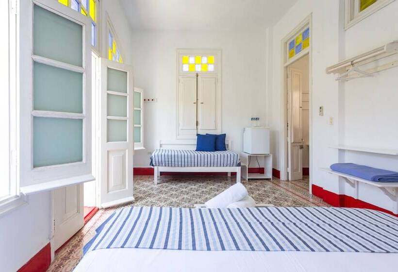 تختخواب و صبحانه El Almendron Rosado