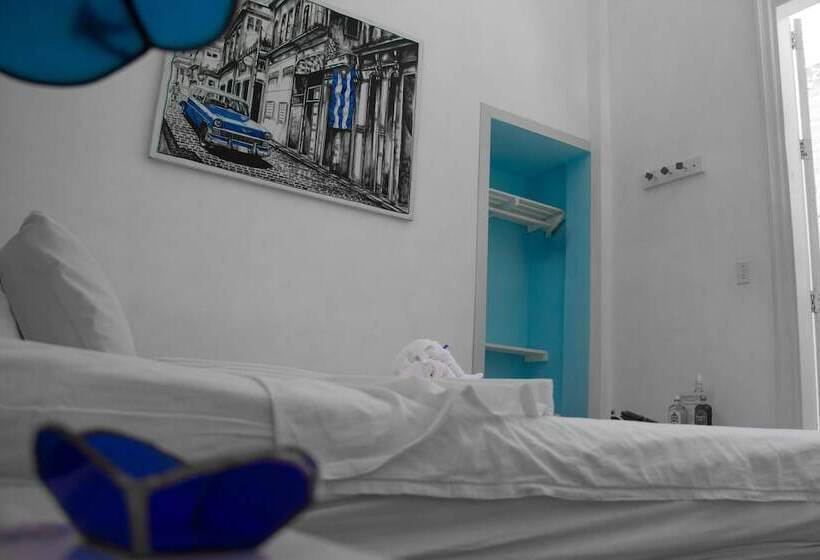 تختخواب و صبحانه El Almendron Rosado