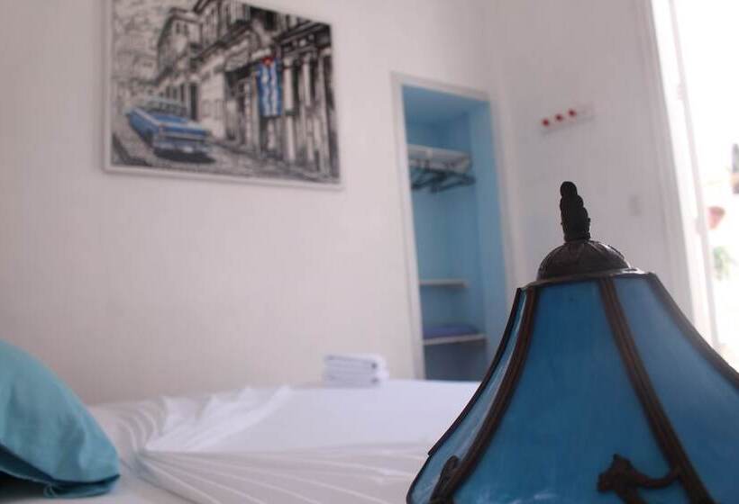 تختخواب و صبحانه El Almendron Rosado