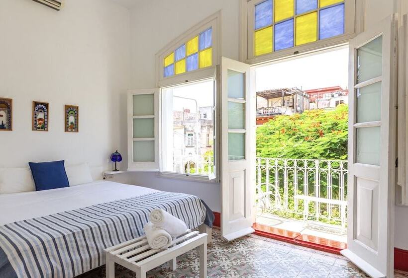 تختخواب و صبحانه El Almendron Rosado