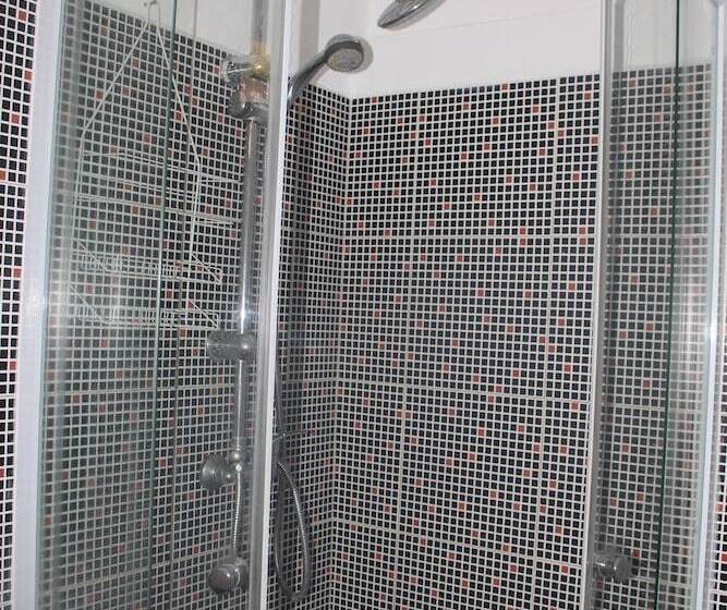 تختخواب و صبحانه El Almendron Rosado