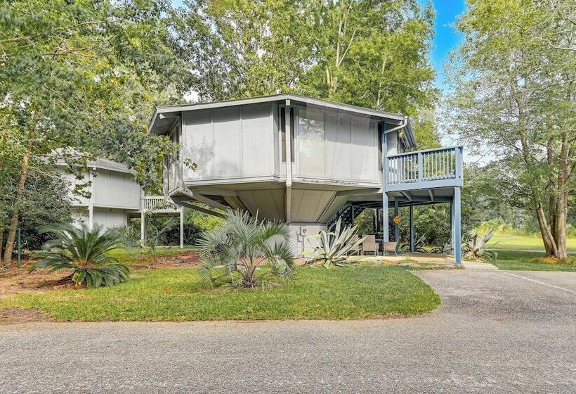 Myrtle Beach Tree House  W/ Deck ~ 7 Mi To Beach!