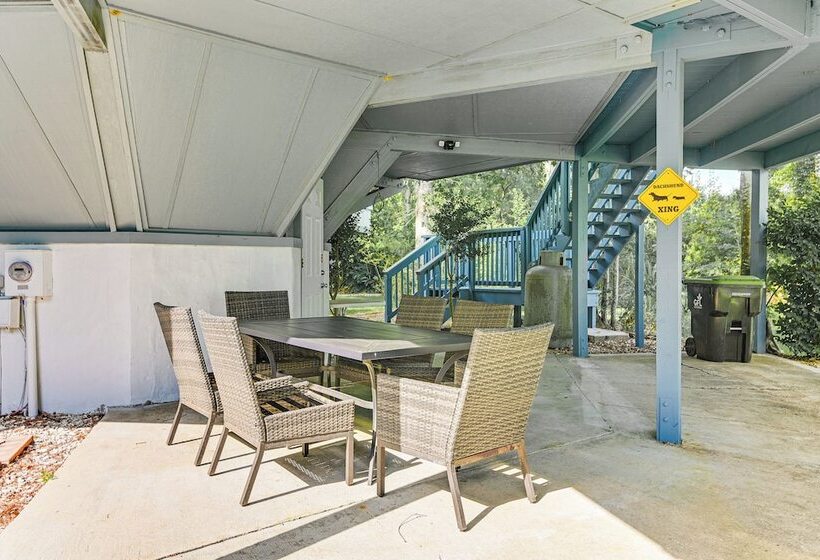 Myrtle Beach Tree House  W/ Deck ~ 7 Mi To Beach!