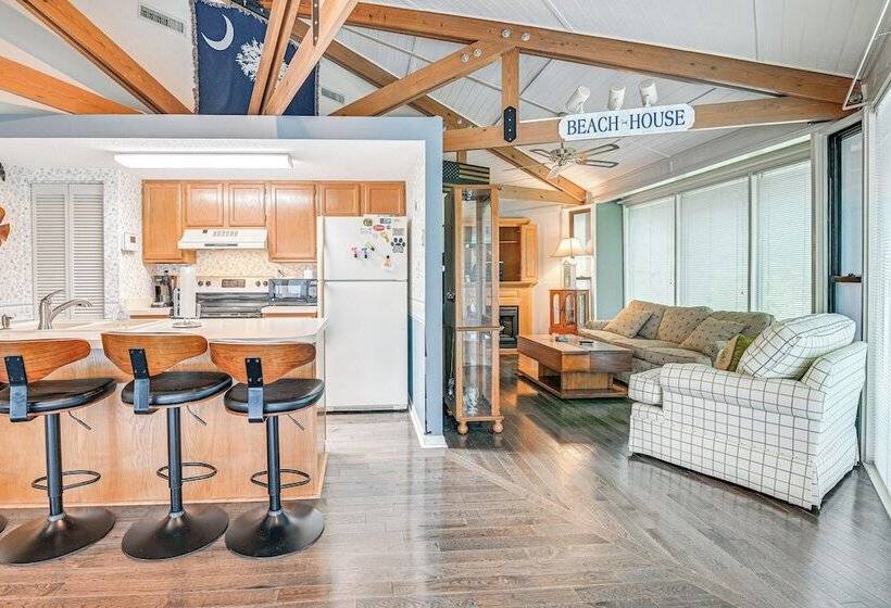 Myrtle Beach Tree House  W/ Deck ~ 7 Mi To Beach!