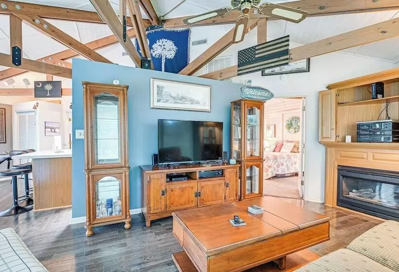 Myrtle Beach Tree House  W/ Deck ~ 7 Mi To Beach!