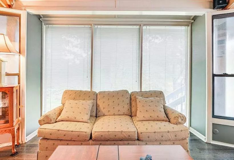 Myrtle Beach Tree House  W/ Deck ~ 7 Mi To Beach!