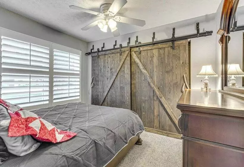 Fort Walton Beach Home W/ Pool: 5 Mi To Beach!