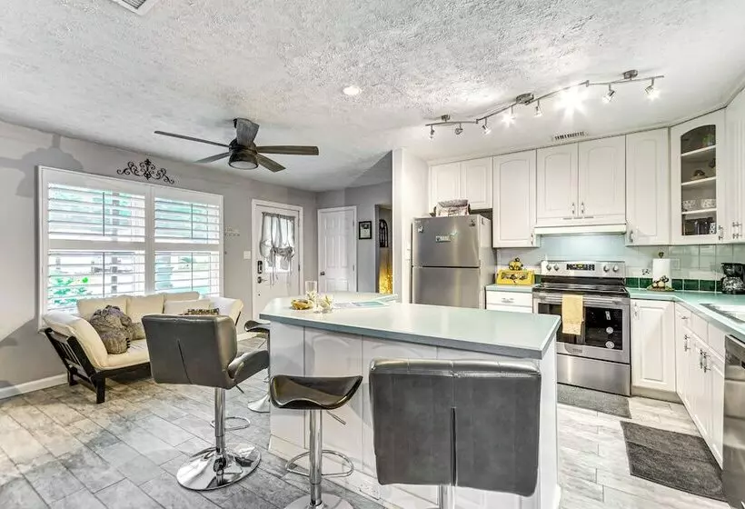 Fort Walton Beach Home W/ Pool: 5 Mi To Beach!