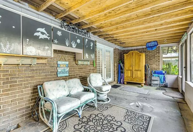 Fort Walton Beach Home W/ Pool: 5 Mi To Beach!