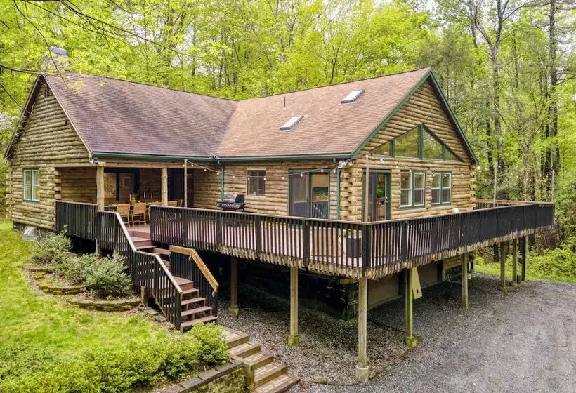 Half Moon By Avantstay 4br Cabin W/ Large Deck & Yard W/ Patio & Outdoor Dining