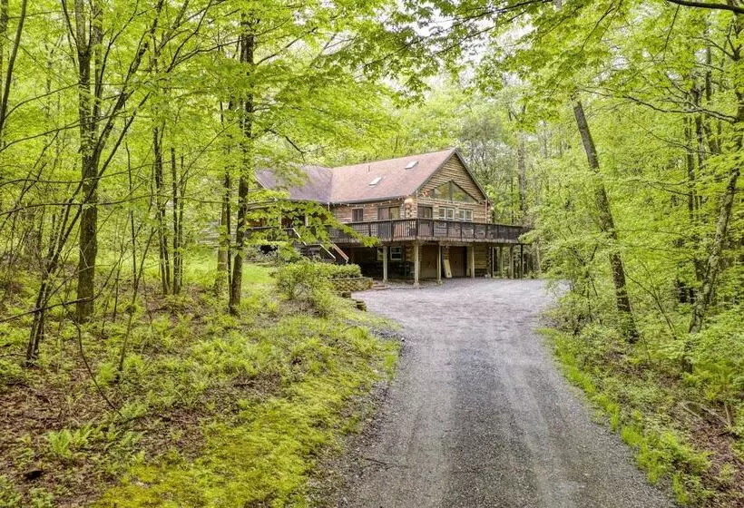 Half Moon By Avantstay 4br Cabin W/ Large Deck & Yard W/ Patio & Outdoor Dining