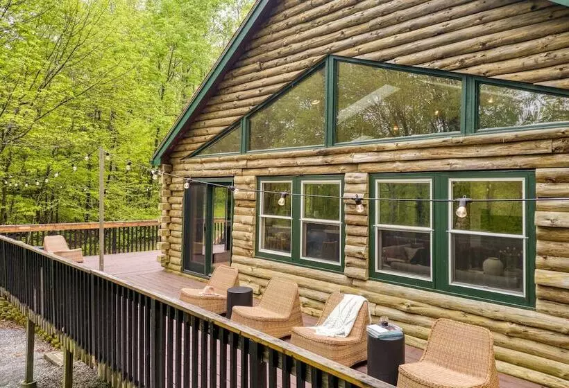 Half Moon By Avantstay 4br Cabin W/ Large Deck & Yard W/ Patio & Outdoor Dining