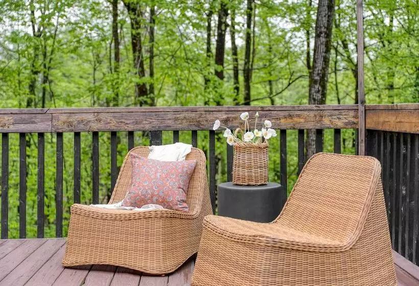 Half Moon By Avantstay 4br Cabin W/ Large Deck & Yard W/ Patio & Outdoor Dining