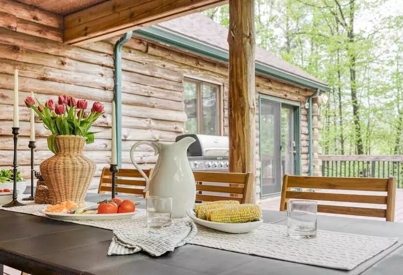 Half Moon By Avantstay 4br Cabin W/ Large Deck & Yard W/ Patio & Outdoor Dining