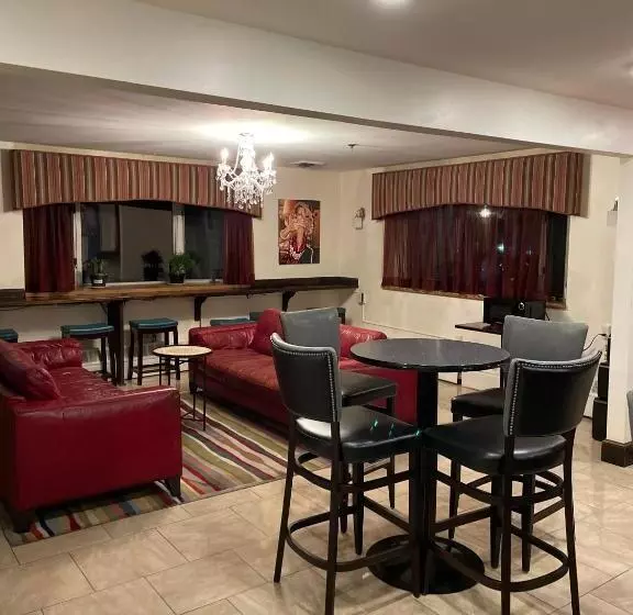 Hotelli Broadway And Main