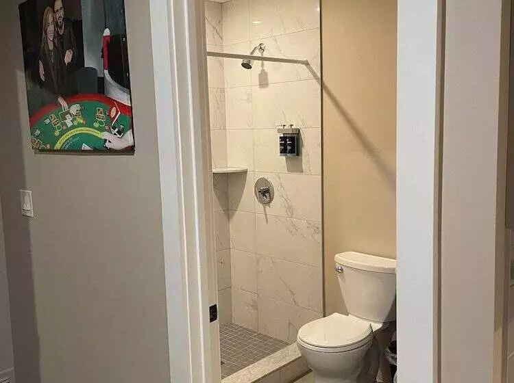 Hotelli Broadway And Main