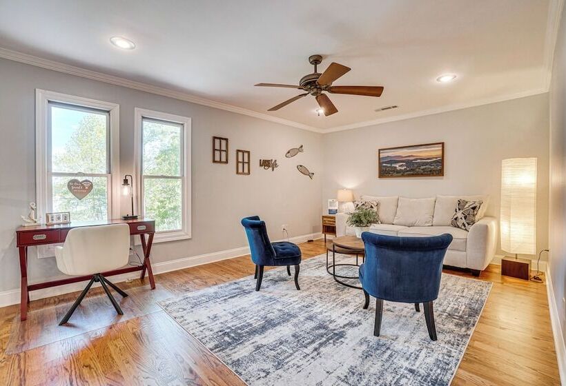 Lakefront Hiawassee Retreat W/ Dock + Hot Tub!