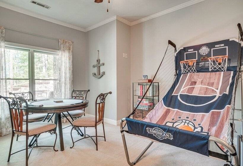 Lakefront Hiawassee Retreat W/ Dock + Hot Tub!