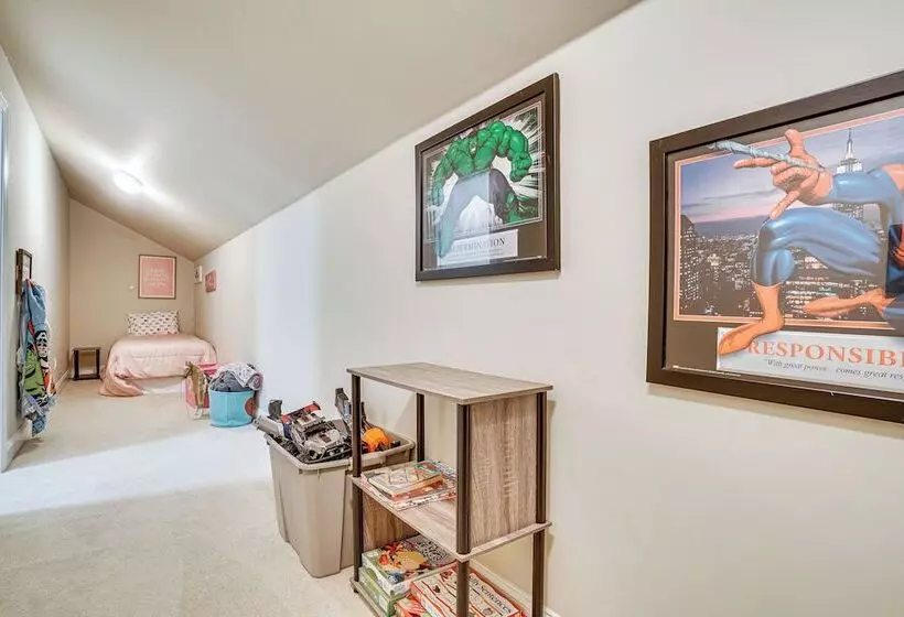 Lakefront Hiawassee Retreat W/ Dock + Hot Tub!