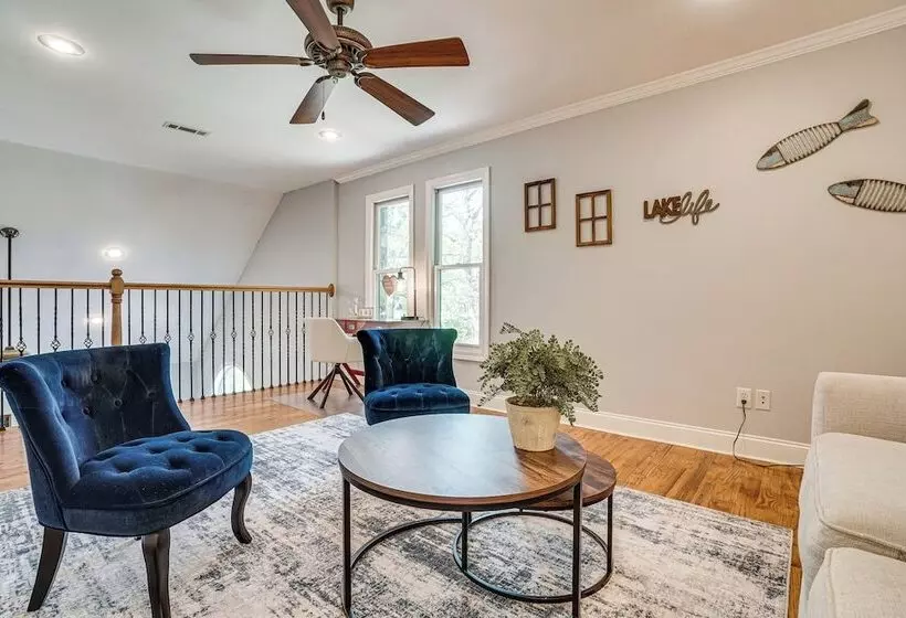 Lakefront Hiawassee Retreat W/ Dock + Hot Tub!