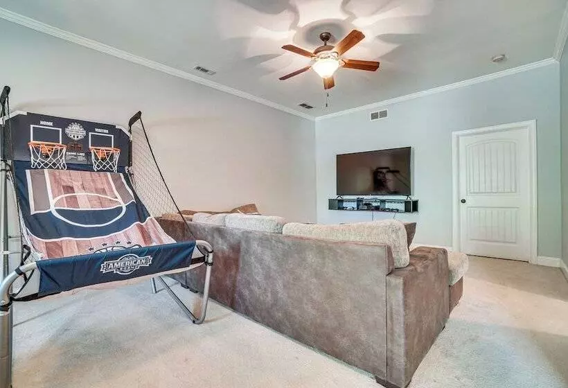 Lakefront Hiawassee Retreat W/ Dock + Hot Tub!