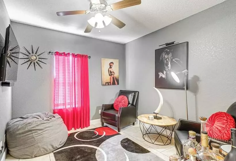 Luxe Brunswick Home ~ 14 Mi To Jekyll Island!