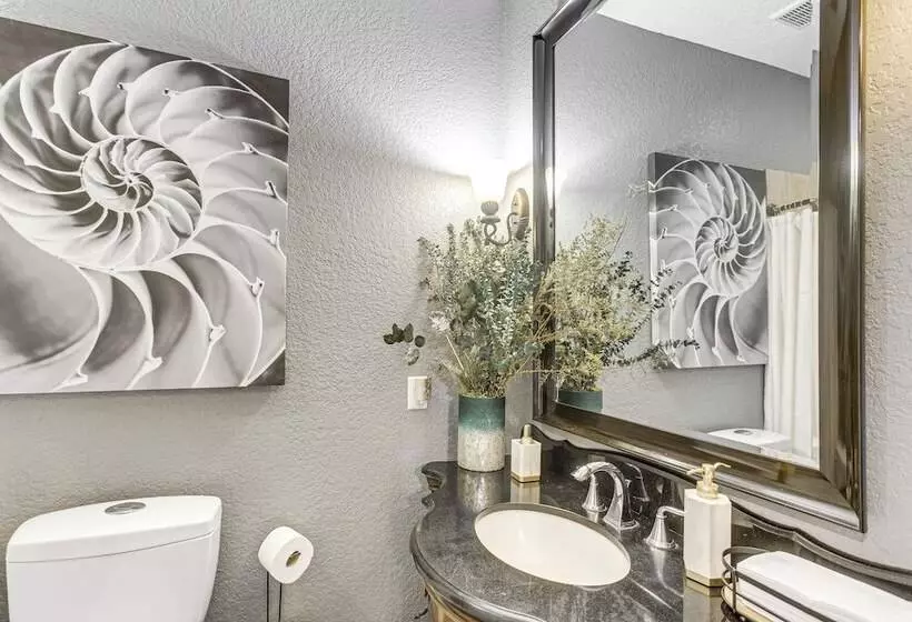 Luxe Brunswick Home ~ 14 Mi To Jekyll Island!