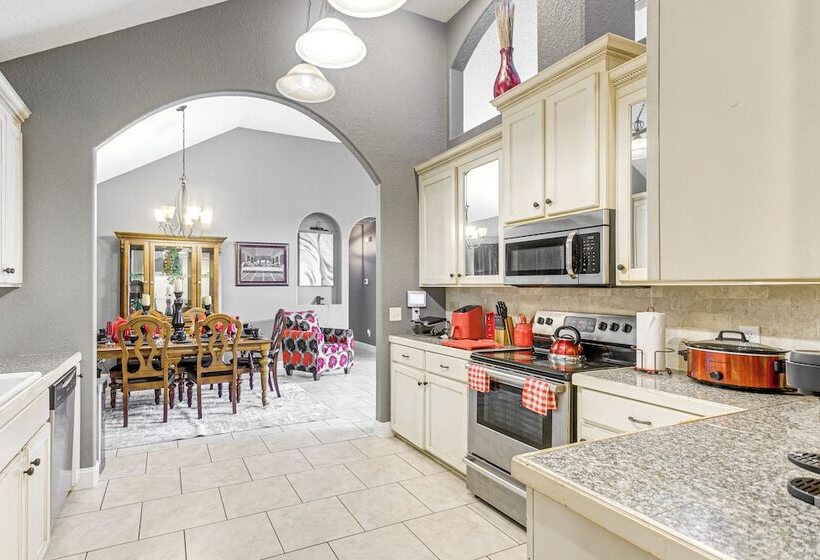 Luxe Brunswick Home ~ 14 Mi To Jekyll Island!