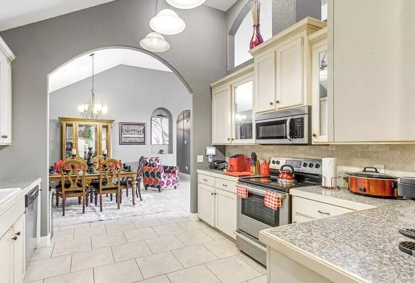 Luxe Brunswick Home ~ 14 Mi To Jekyll Island!