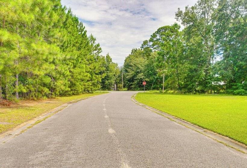 Luxe Brunswick Home ~ 14 Mi To Jekyll Island!