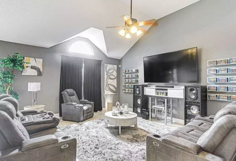 Luxe Brunswick Home ~ 14 Mi To Jekyll Island!