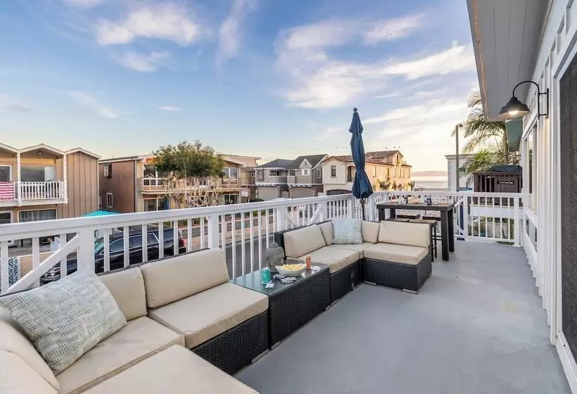Ocean Breeze Buyout By Avantstay Steps To Beach!