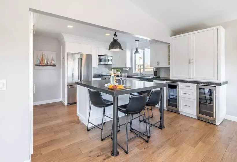 Ocean Breeze Buyout By Avantstay Steps To Beach!