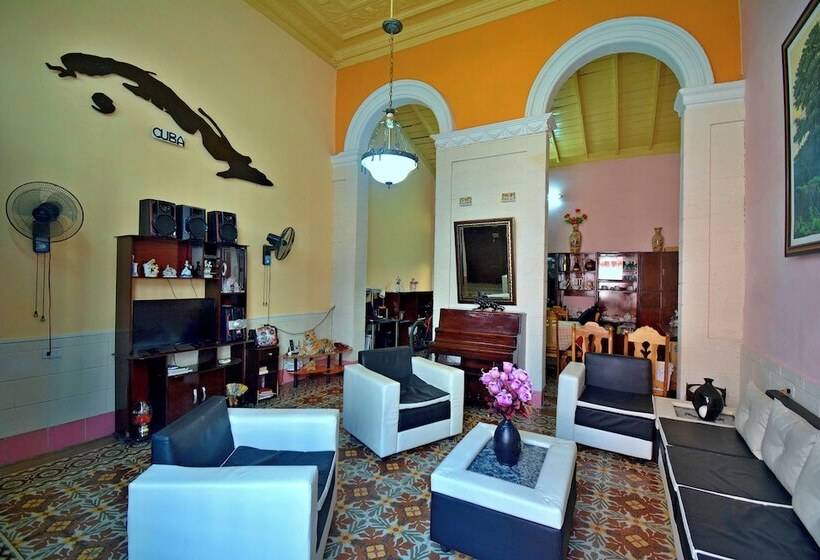 پانسیون Cadena Hostal Roberto Carlos