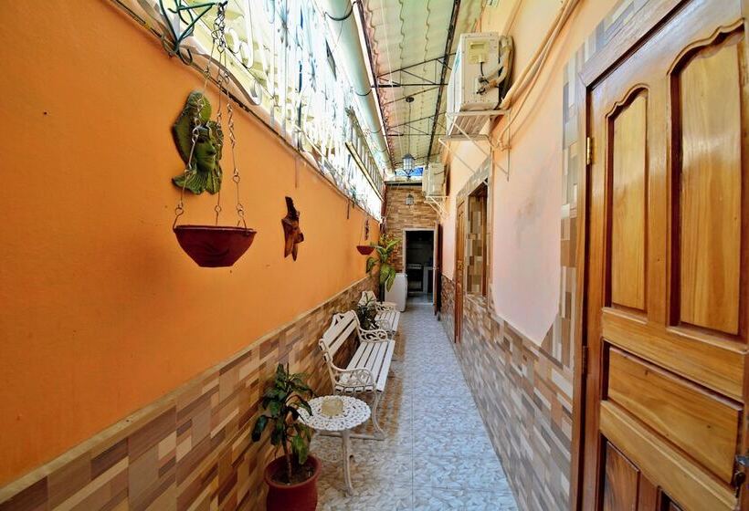 پانسیون Cadena Hostal Roberto Carlos